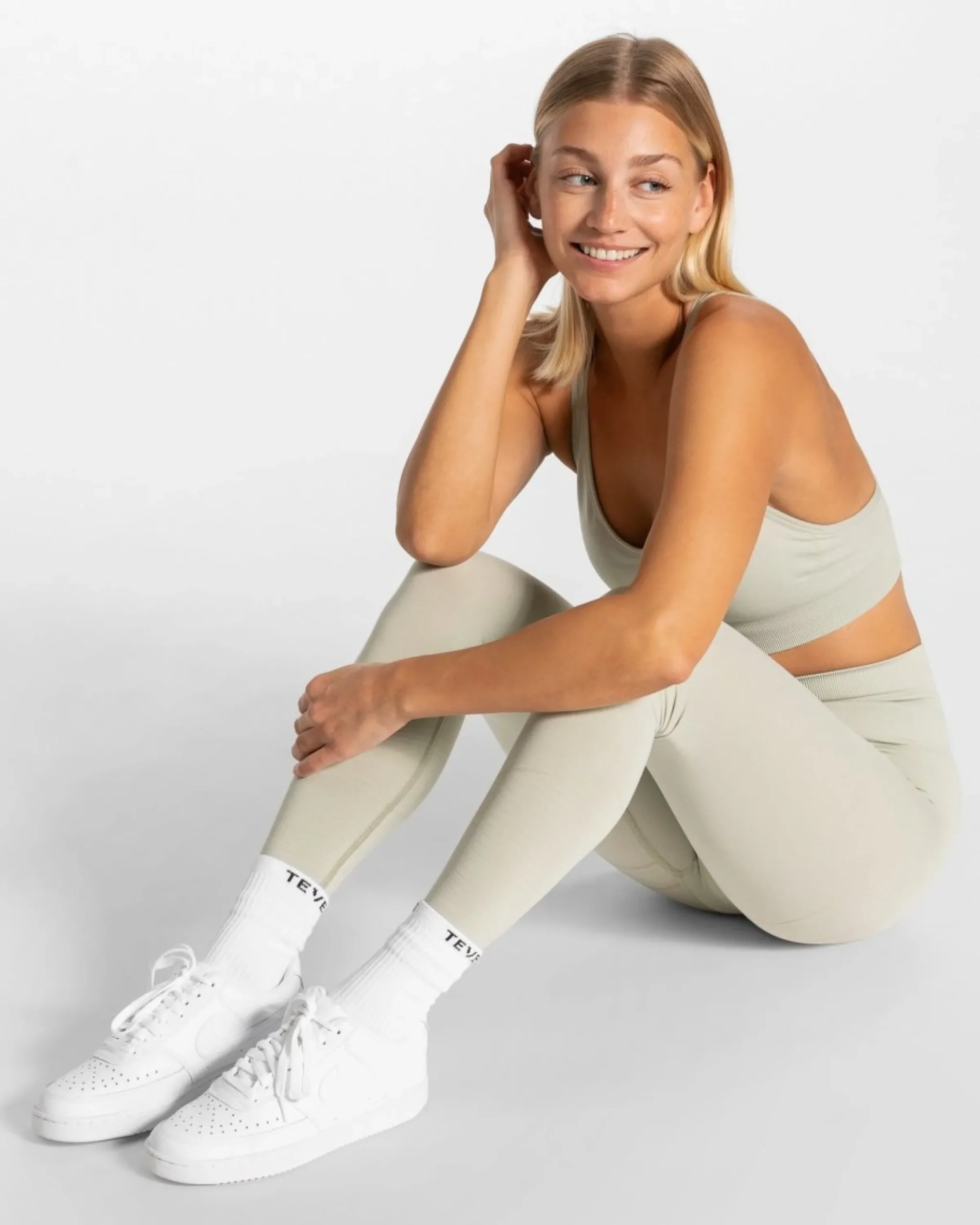 Clearance Chaussettes Air (2) « blanc » Femme Chaussettes Et Sous-vêtements