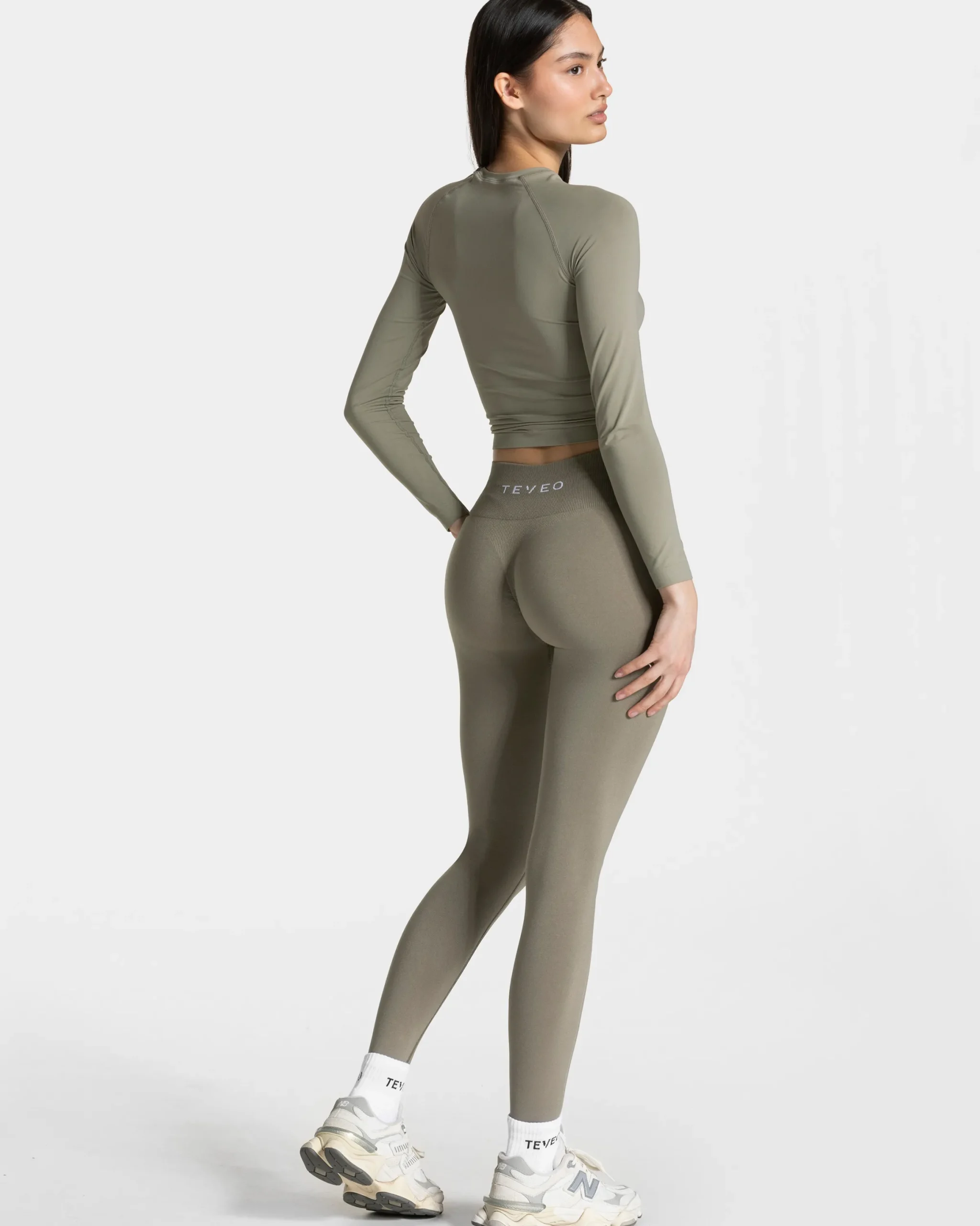 Discount Haut à manches longues Timeless Pro « kaki » Femme Hauts À Manches Longues