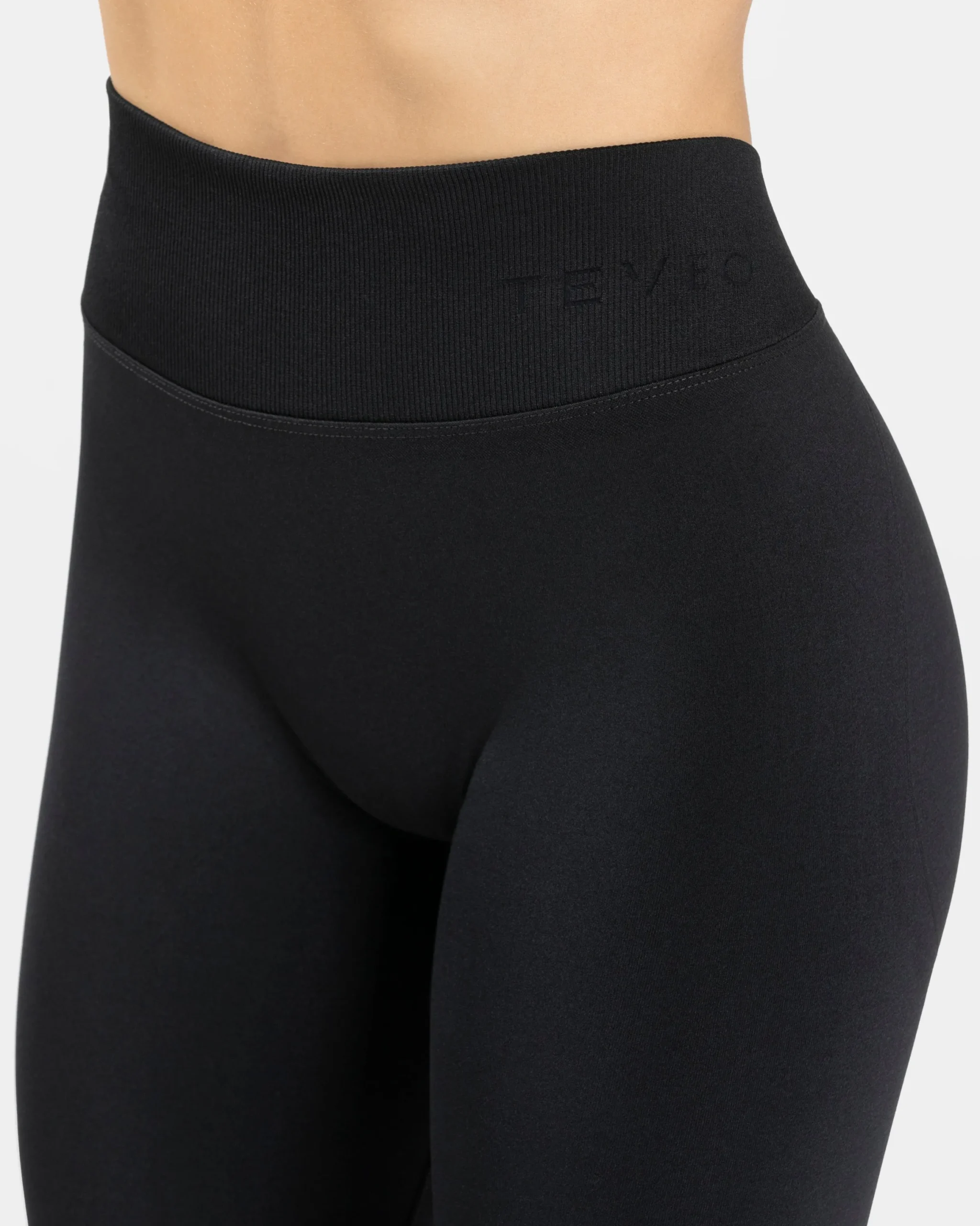 Discount Legging dos en V Covert scrunch Essence « Noir » Femme Leggings