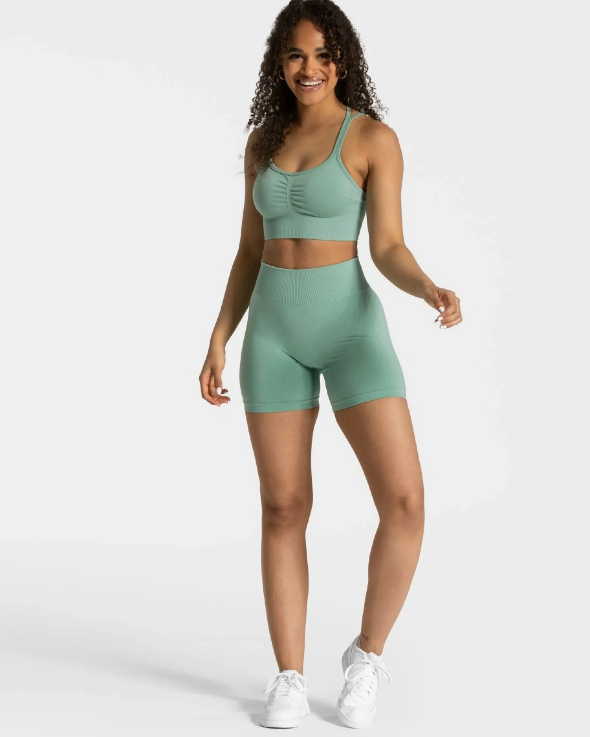 Online Short Timeless Scrunch « vert sauge » Femme Shorts